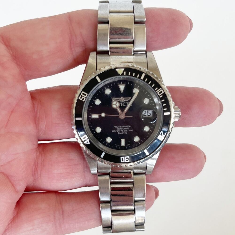 VTG Invicta Pro Diver Mens Watch Model 89320B Silver Black 33MM Adjustable Links